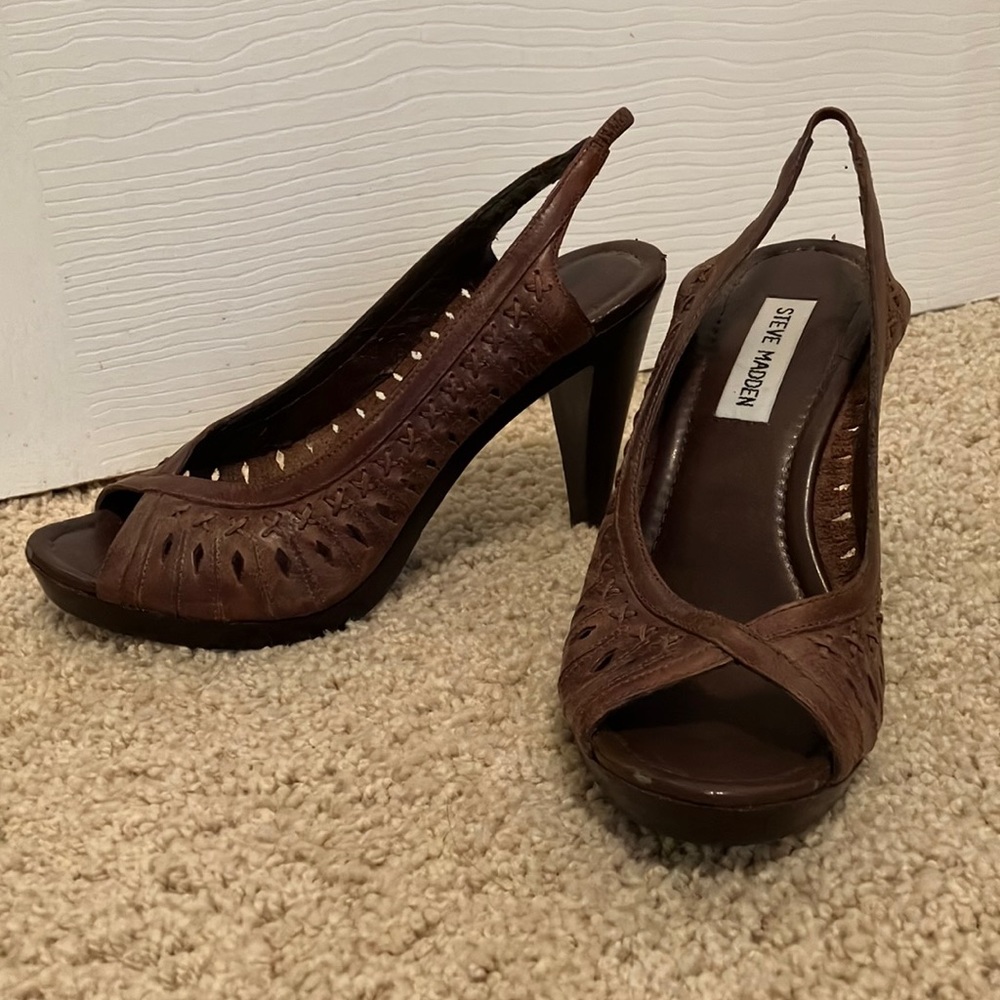 STEVE MADDEN SIZE 6 BROWN SLING BACK SANDAL HIGH HEELS